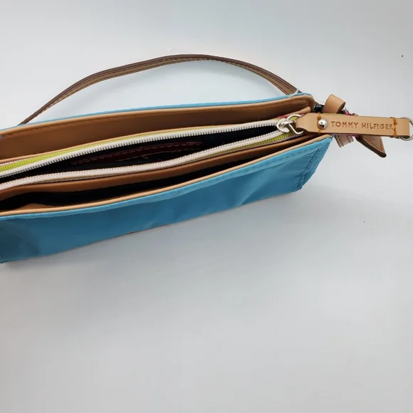 Tommy Hilfiger small purse  blue 💙 - Picture 4 of 13